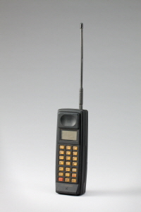Samsung mobile phone SH-100S